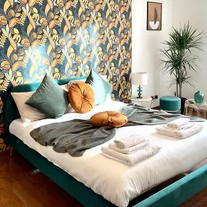 https://sismondi-apartment-citt-studi.italymilanhotels.net