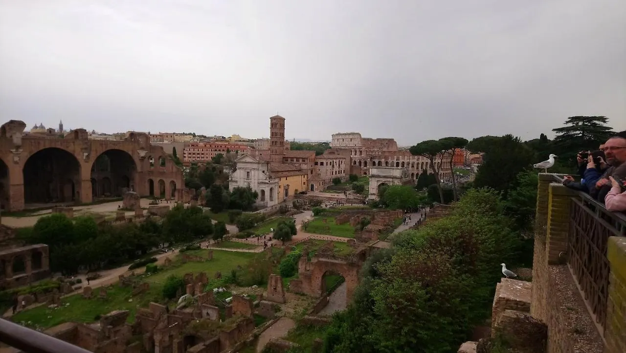 Suites In Rome 2 0*,